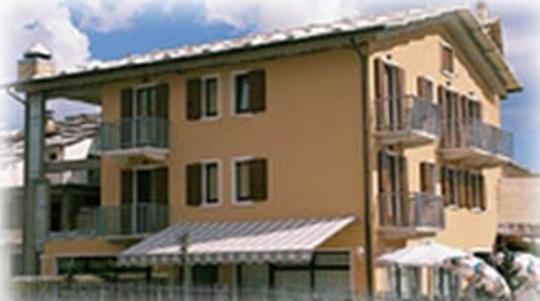 Hotel Scandola ボスコ・キエザヌオーヴァ エクステリア 写真