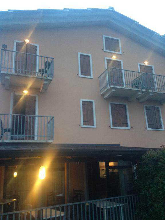Hotel Scandola ボスコ・キエザヌオーヴァ エクステリア 写真