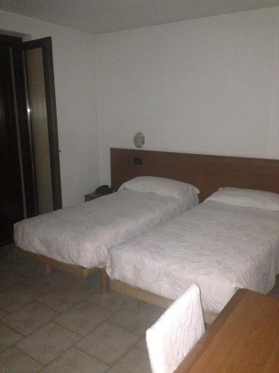 Hotel Scandola ボスコ・キエザヌオーヴァ エクステリア 写真